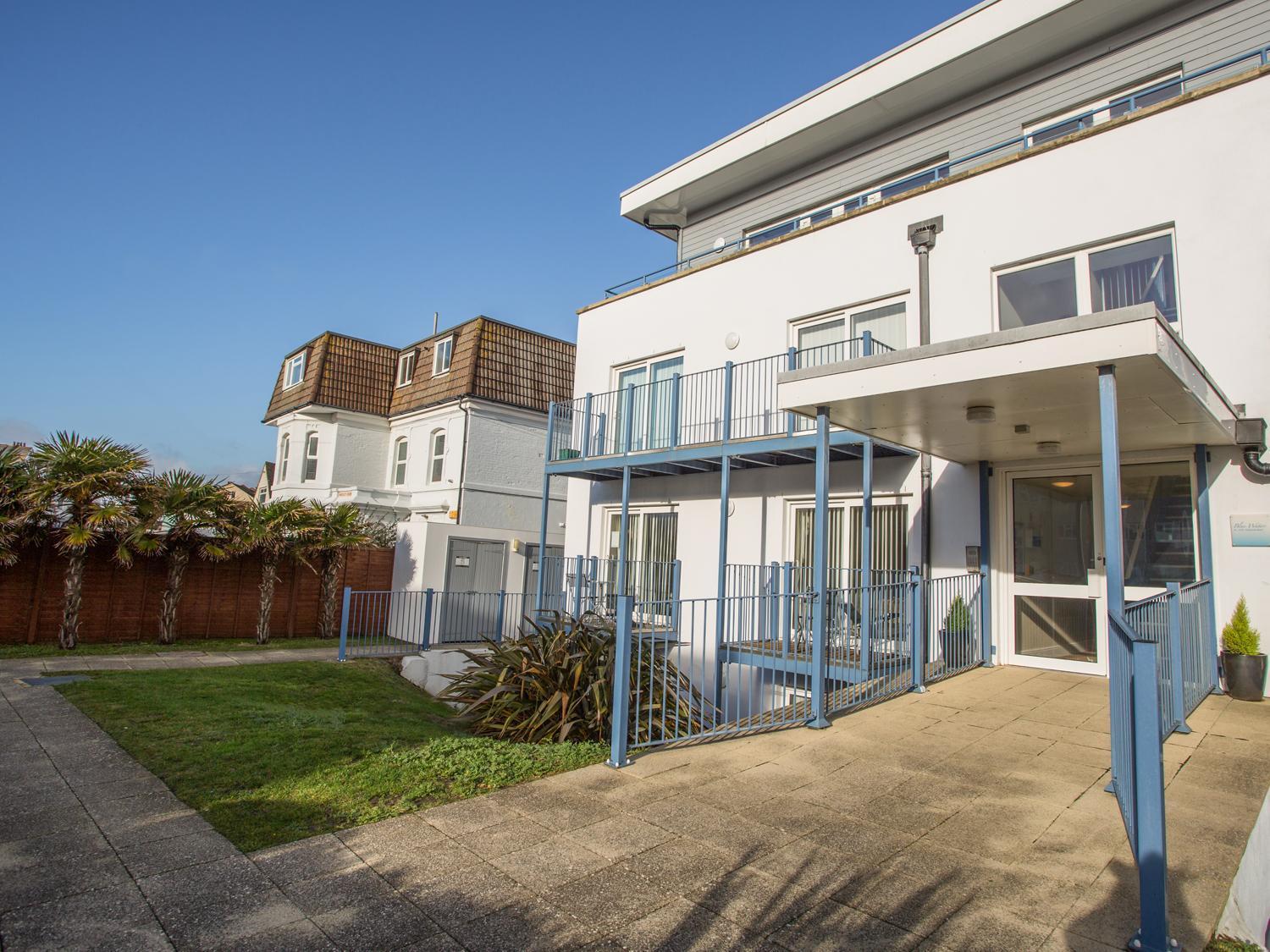 1 Blue Waters Apartment Bournemouth Exterior photo